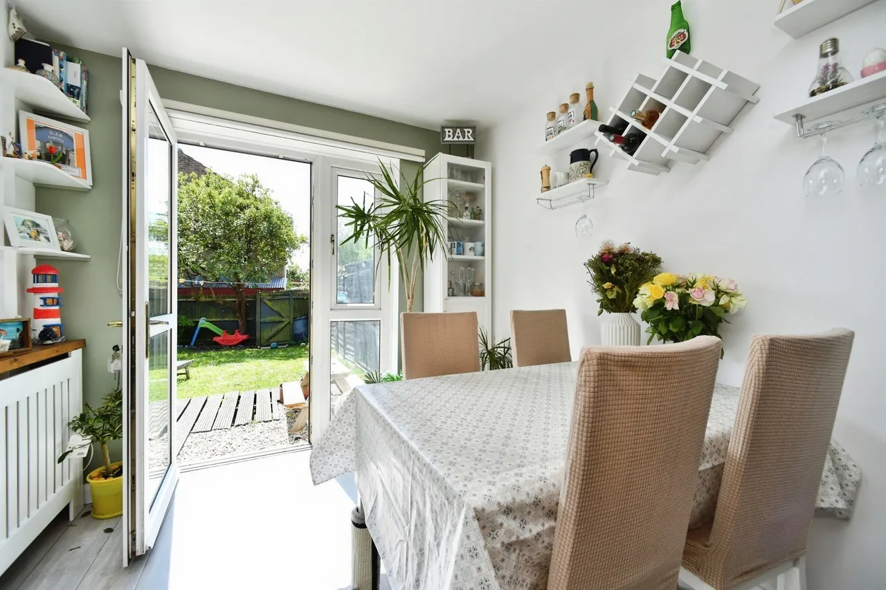 Whitehawk Road, Brighton, BN2, photo 5