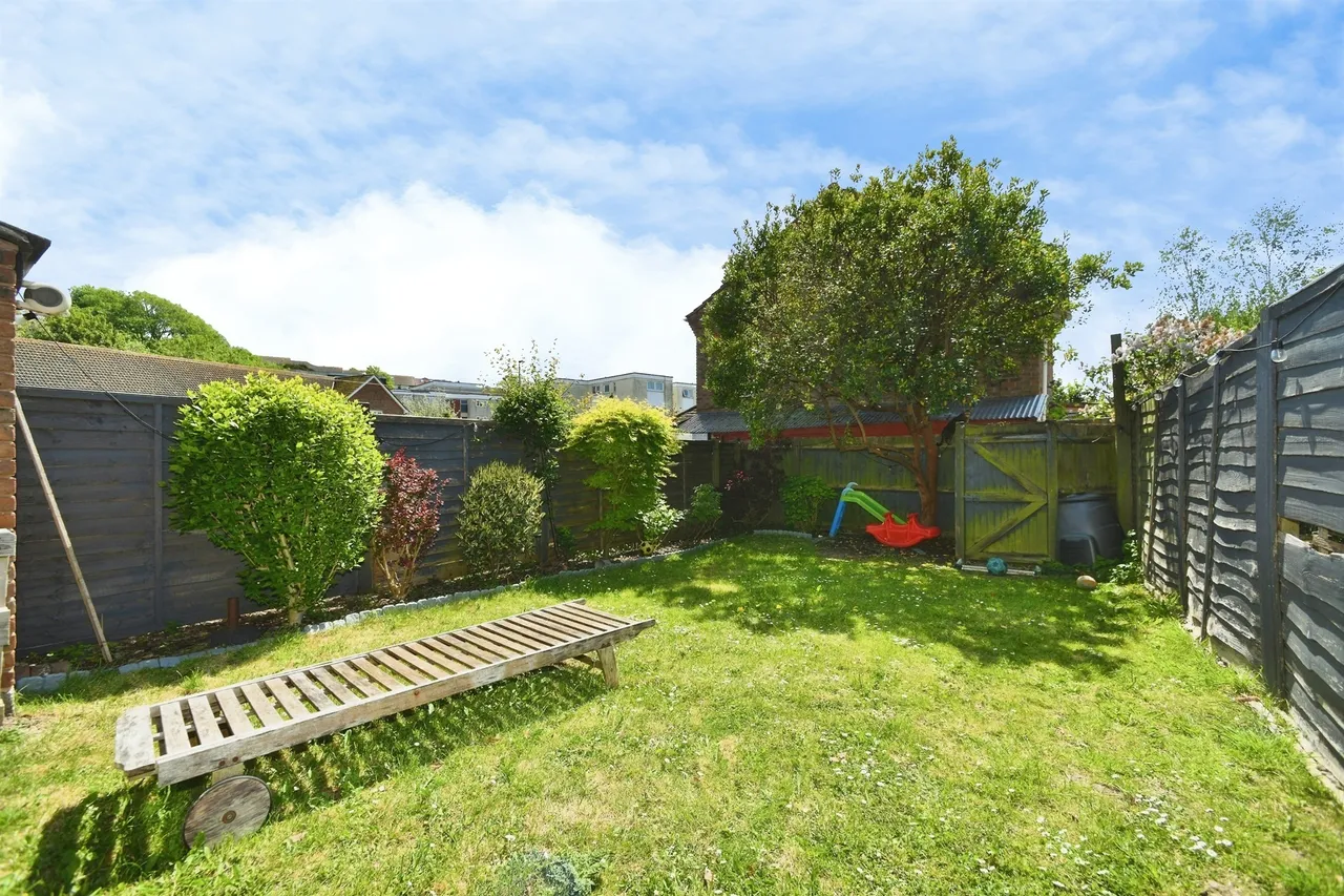 Whitehawk Road, Brighton, BN2, photo 3