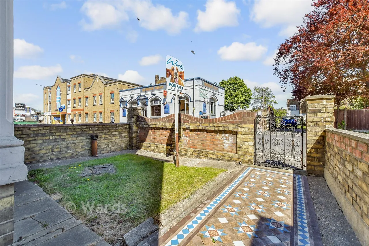 High Street, Sheerness, ME12, photo 14