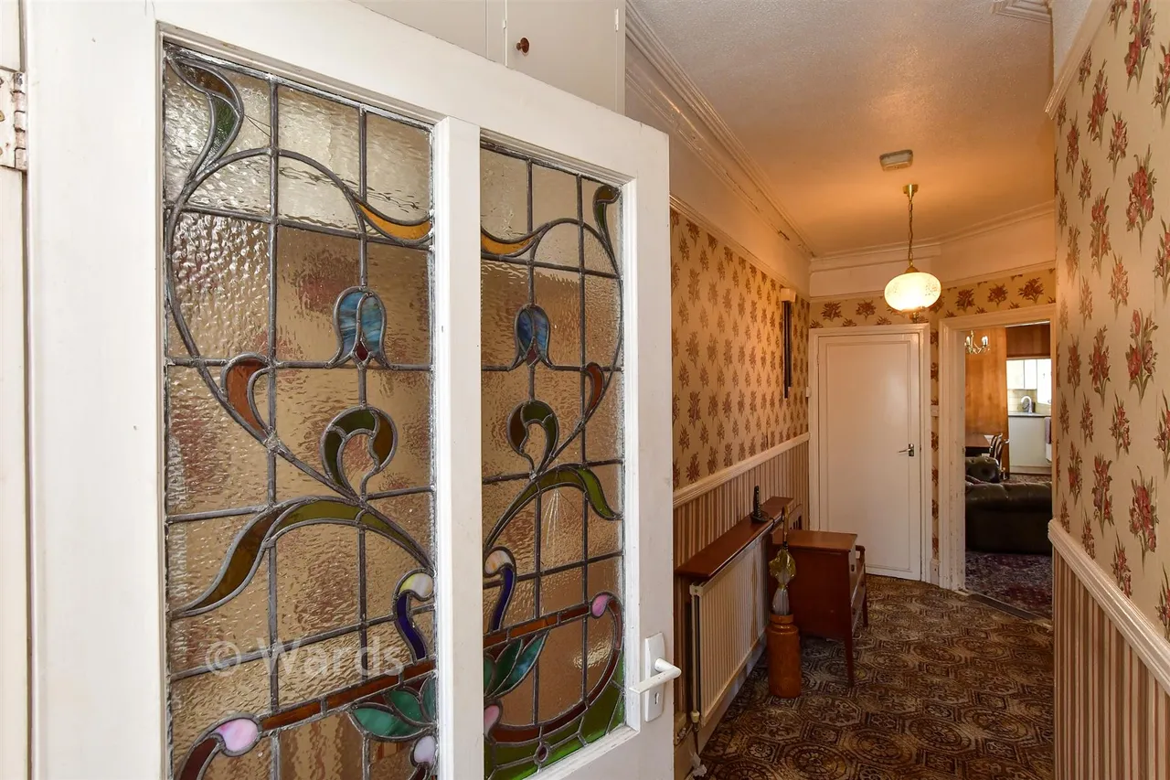 High Street, Sheerness, ME12, photo 6