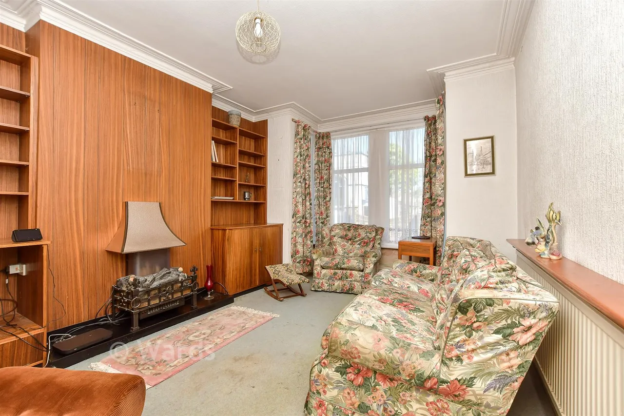High Street, Sheerness, ME12, photo 5