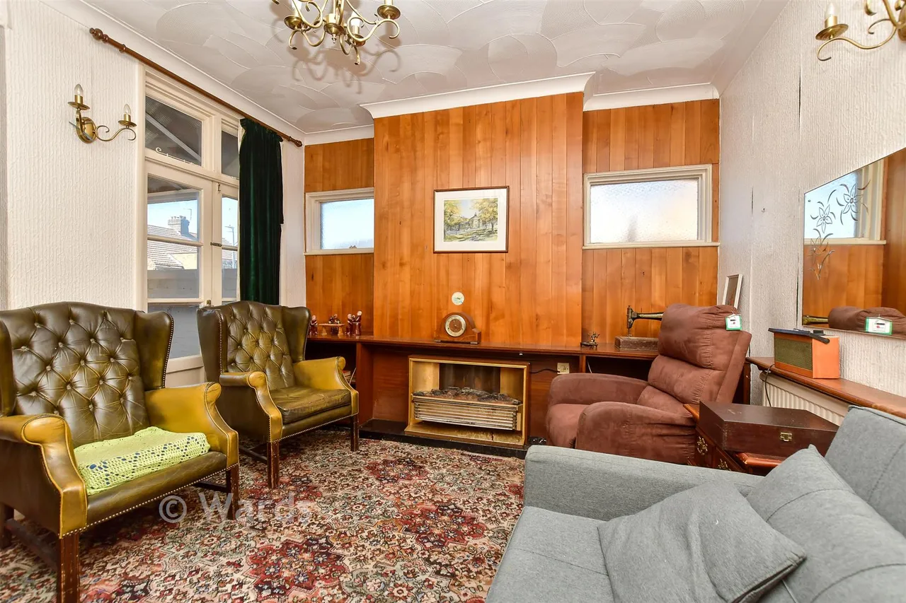 High Street, Sheerness, ME12, photo 4