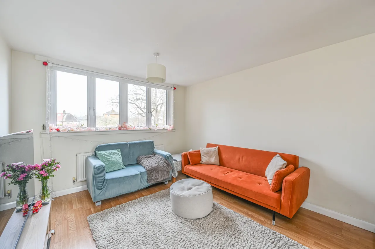 1 bed flat for sale — Flat 3, 24 Cromwell Road, London