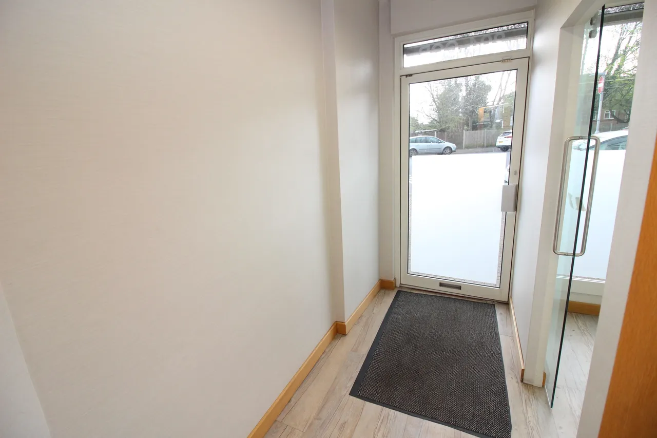 Cheam Common Road, WORCESTER PARK, Surrey, Worcester Park, KT48QJ, photo 3