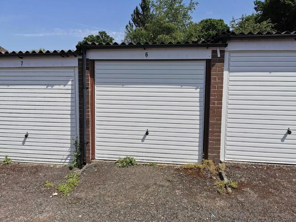 London Road, East Grinstead, RH19, photo 7