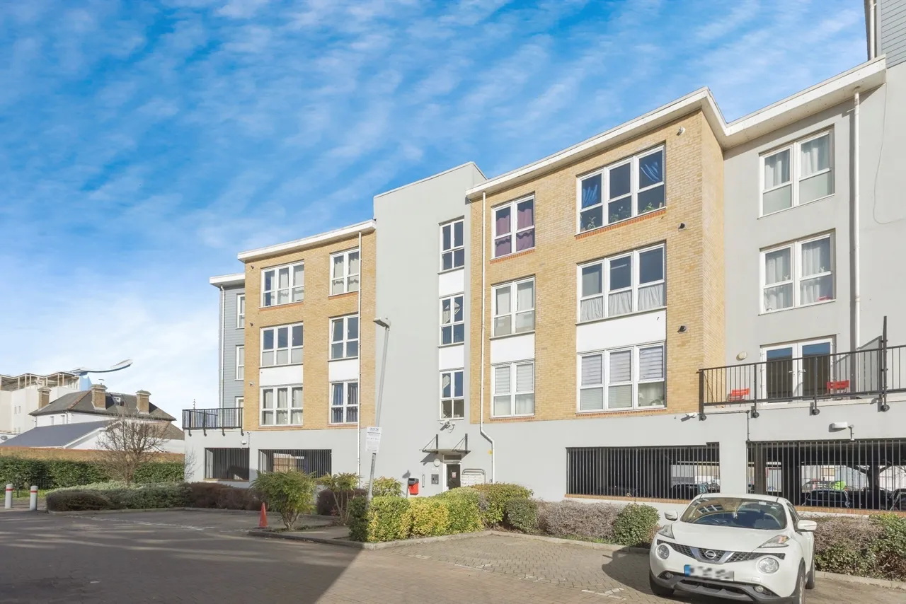 Admirals Way, Gravesend, DA12, photo 12