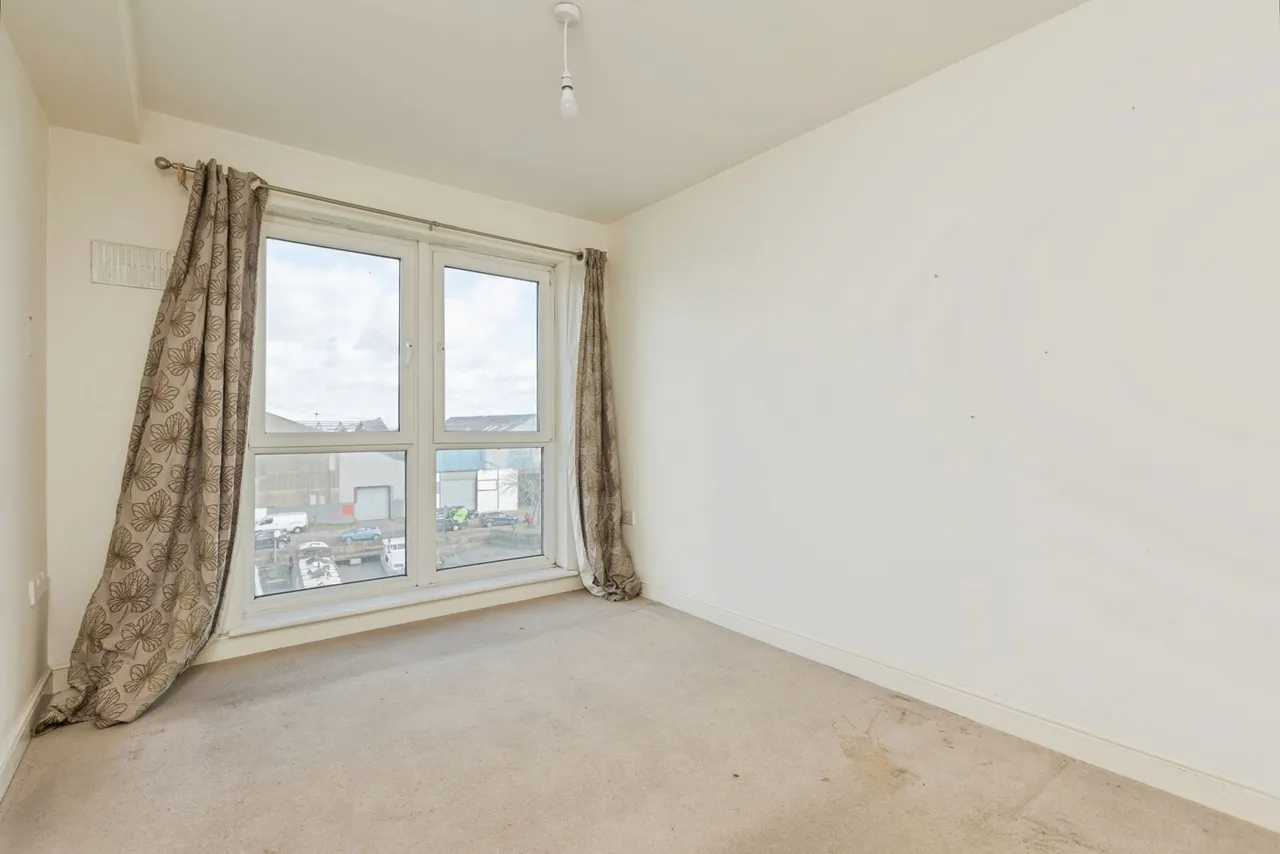 Admirals Way, Gravesend, DA12, photo 7