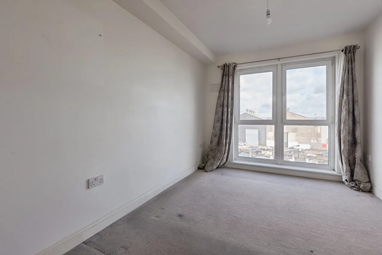 Admirals Way, Gravesend, DA12, photo 6