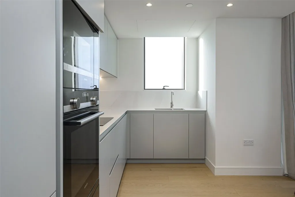 Marsh Wall, South Quay, E14, photo 13