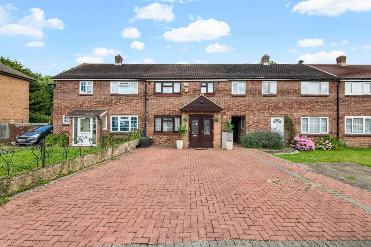 Larch Crescent, Hayes, UB4, photo 7