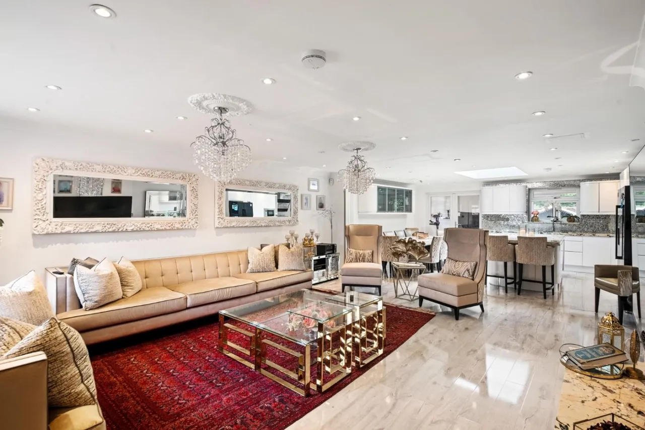 3 bed house for sale, Larch Crescent, Hayes, UB4