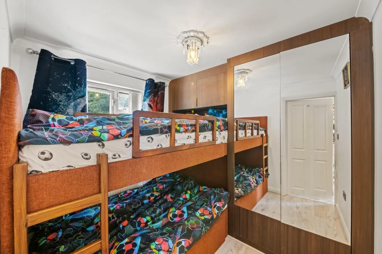 Larch Crescent, Hayes, UB4, photo 11
