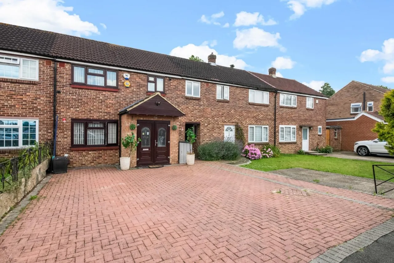 Larch Crescent, Hayes, UB4, photo 18