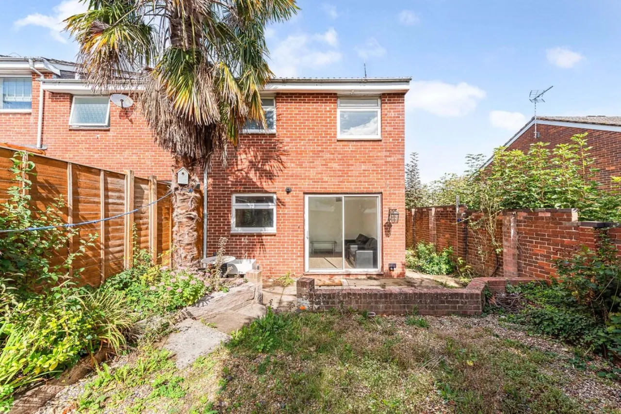 Elder Close, Badger Farm, SO22, photo 16