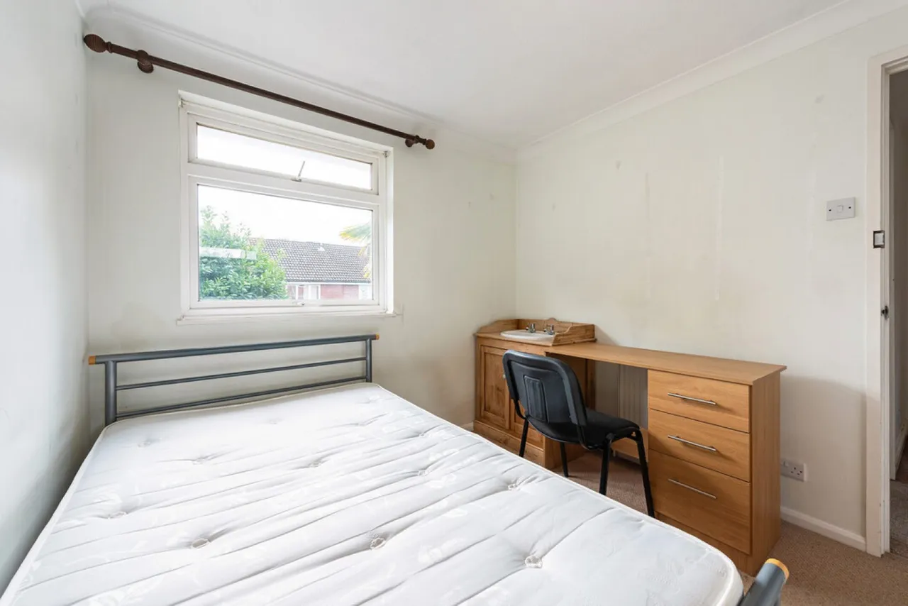 Elder Close, Badger Farm, SO22, photo 14
