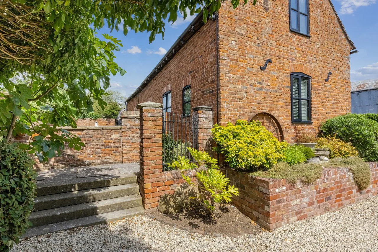 Wainlode Lane, Norton, GL2, photo 24