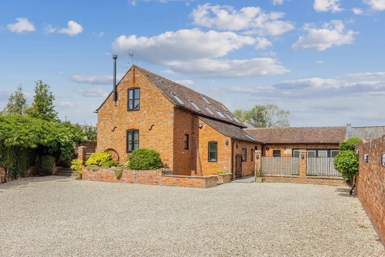 5 bed barn conversion for sale, Wainlode Lane, Norton, GL2