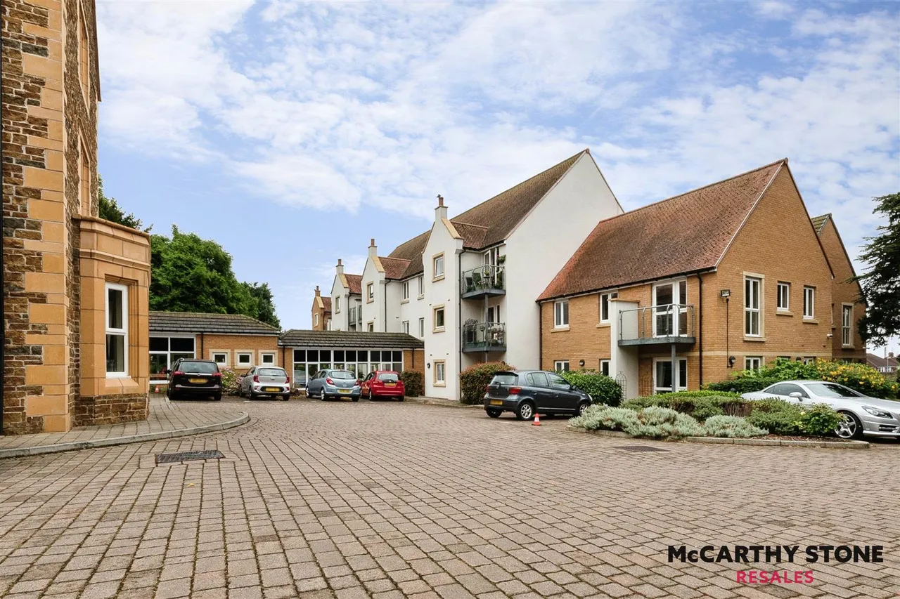 2 bed flat for sale, Welford Road, Northampton, NN2
