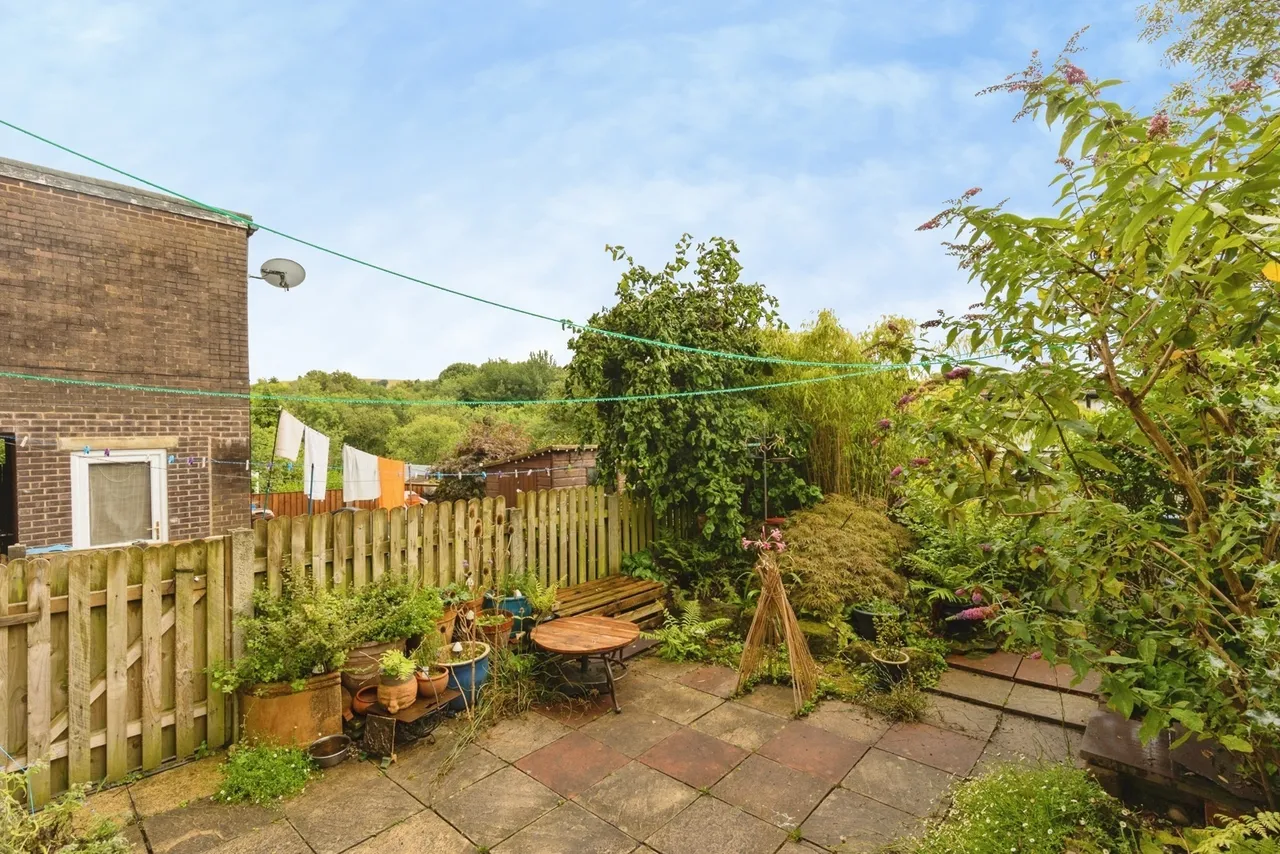 Woodend Street, OLDHAM, Lancashire, OL4, photo 2