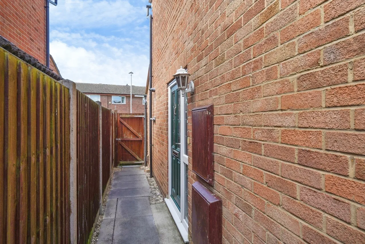 Druids Oak, Quedgeley, Gloucester, Gloucestershire, GL2, photo 2
