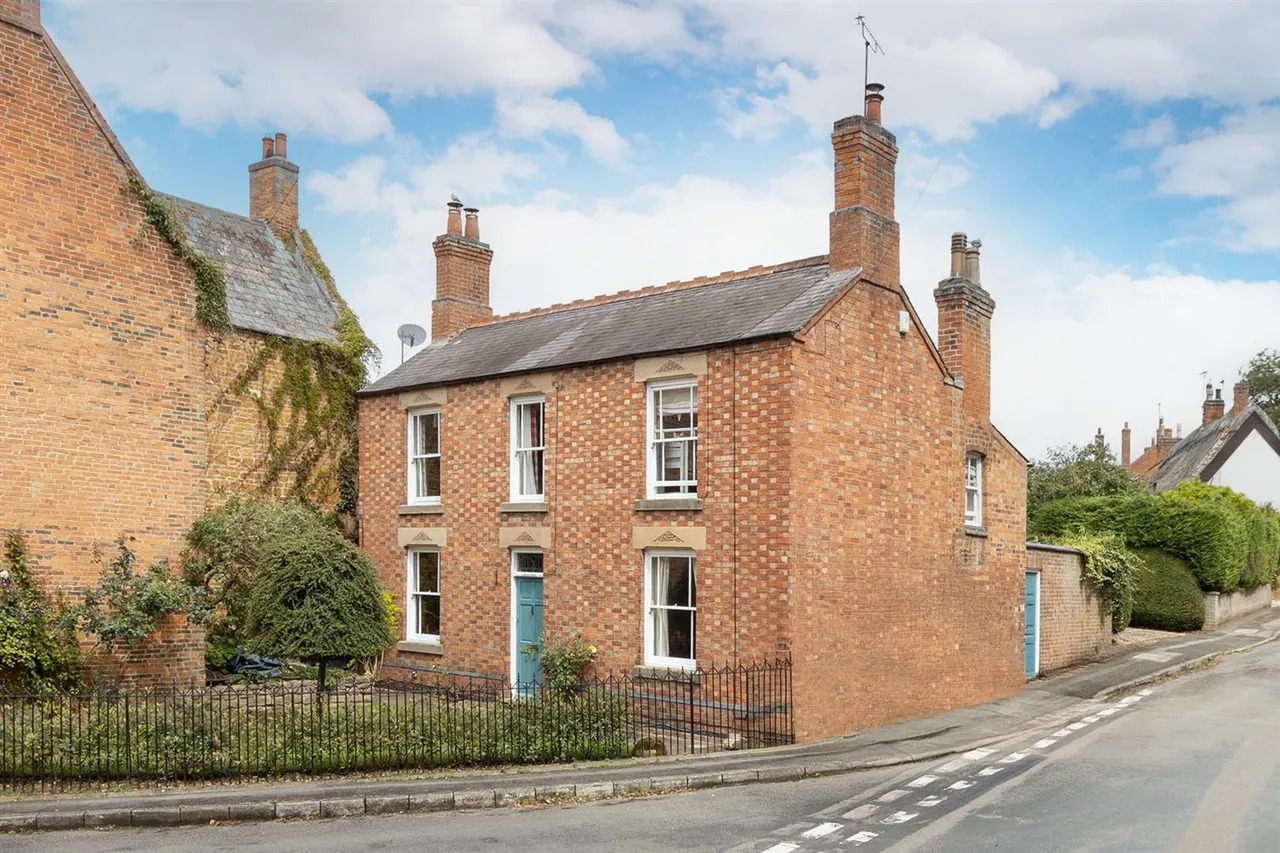 4 bed house for sale — High Street, Hallaton, LE16