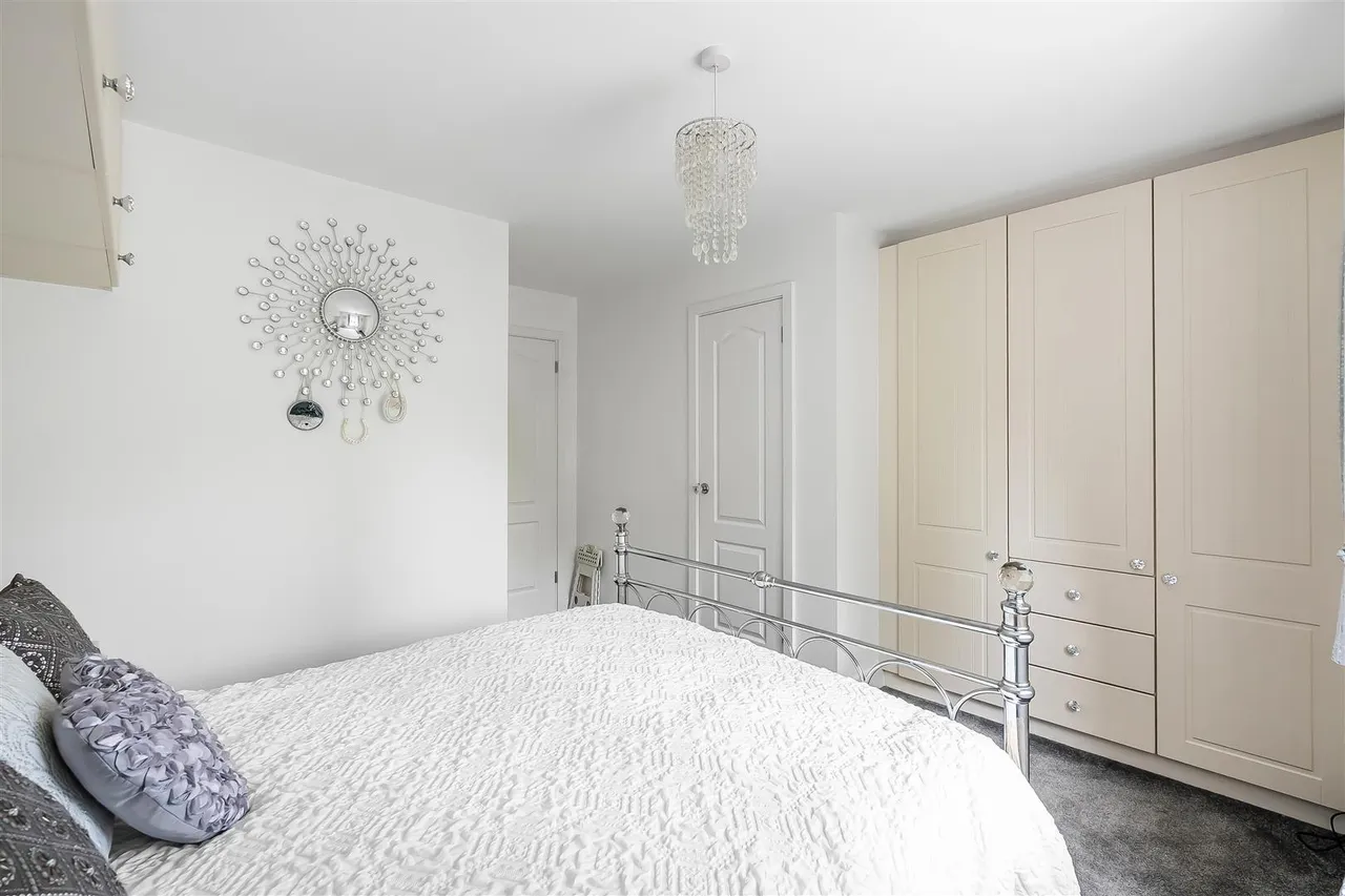 Tealby Close, Lower Kingswood, KT20, photo 15