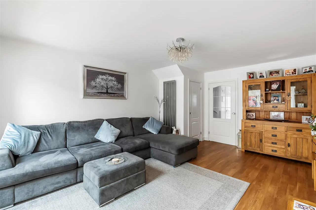 Tealby Close, Lower Kingswood, KT20, photo 7