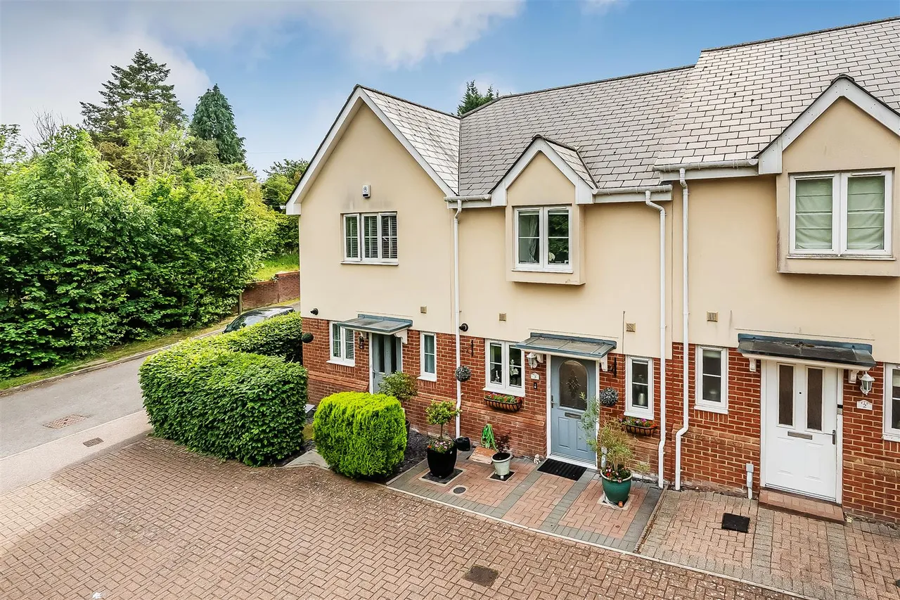 Tealby Close, Lower Kingswood, KT20, photo 2