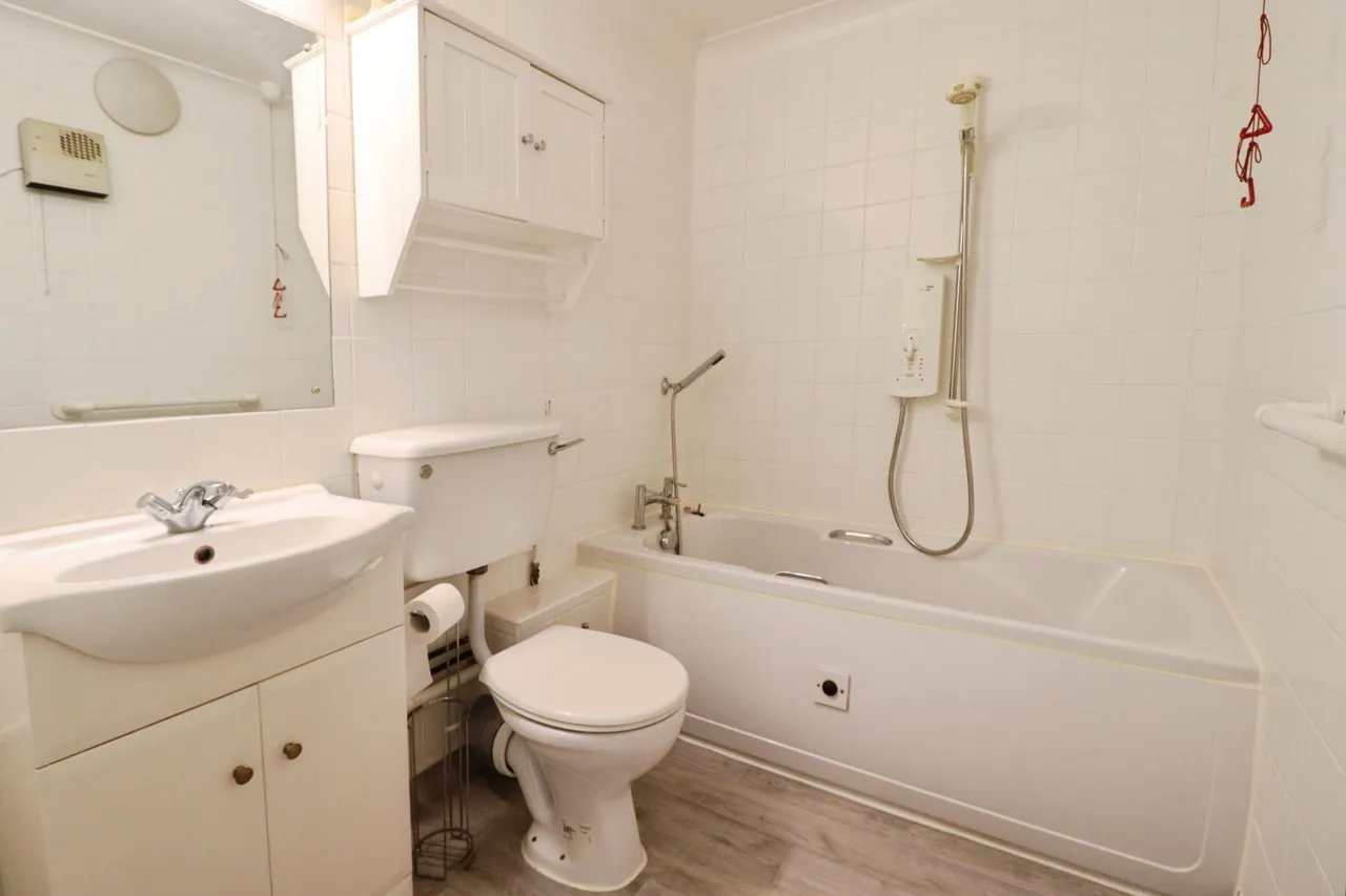 Foster Court, Witham, CM8, photo 9