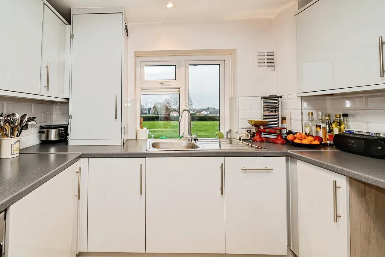 Derwent Drive, Slough, SL1, photo 11