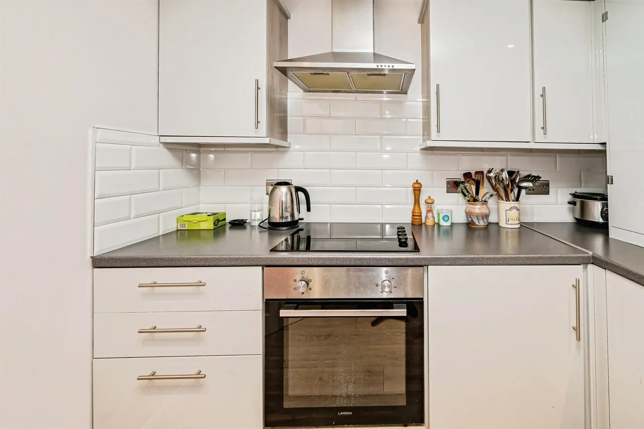 Derwent Drive, Slough, SL1, photo 6
