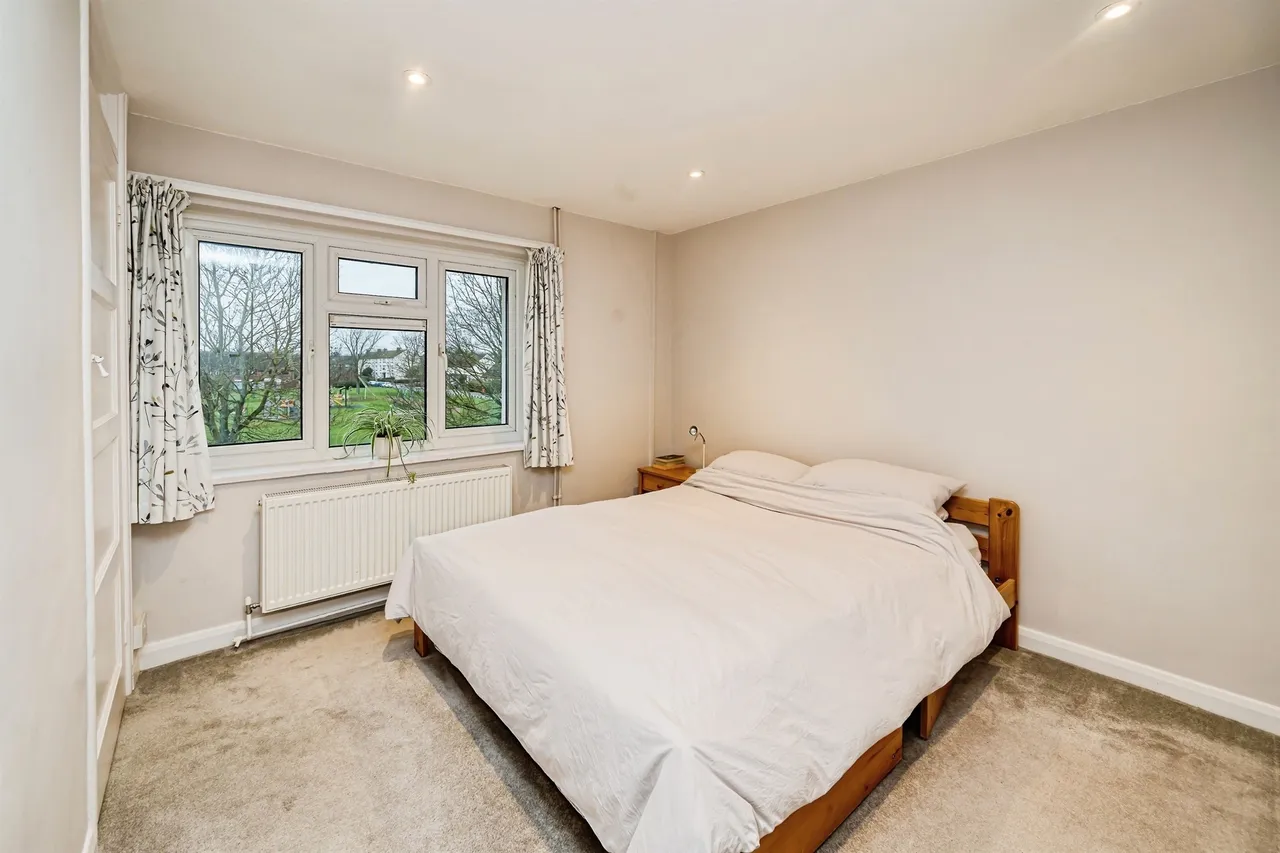 Derwent Drive, Slough, SL1, photo 4