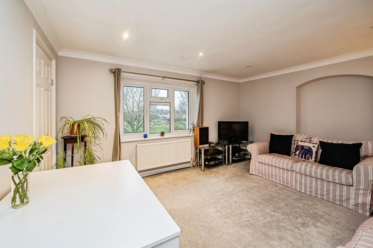 Derwent Drive, Slough, SL1, photo 3