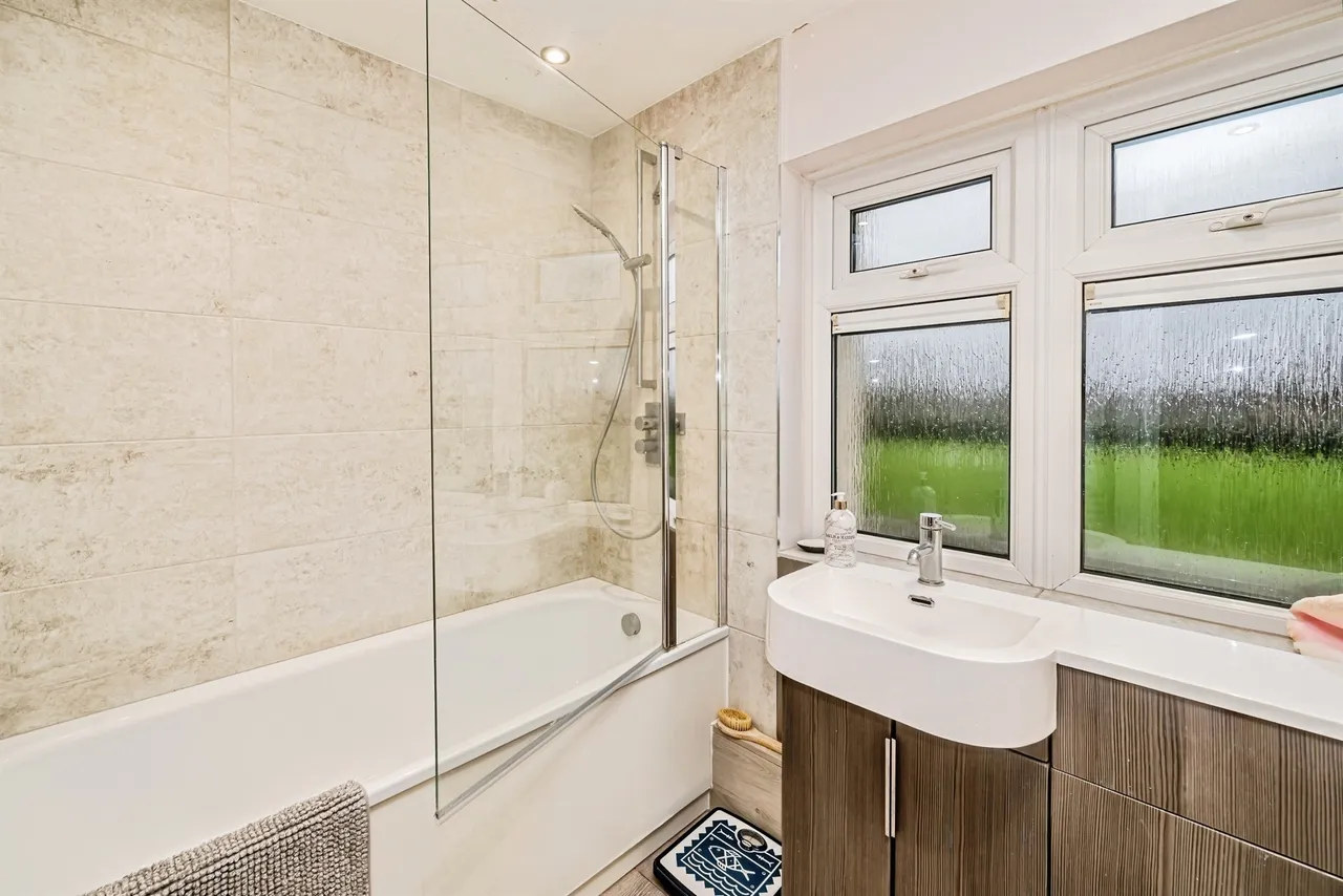 Derwent Drive, Slough, SL1, photo 2