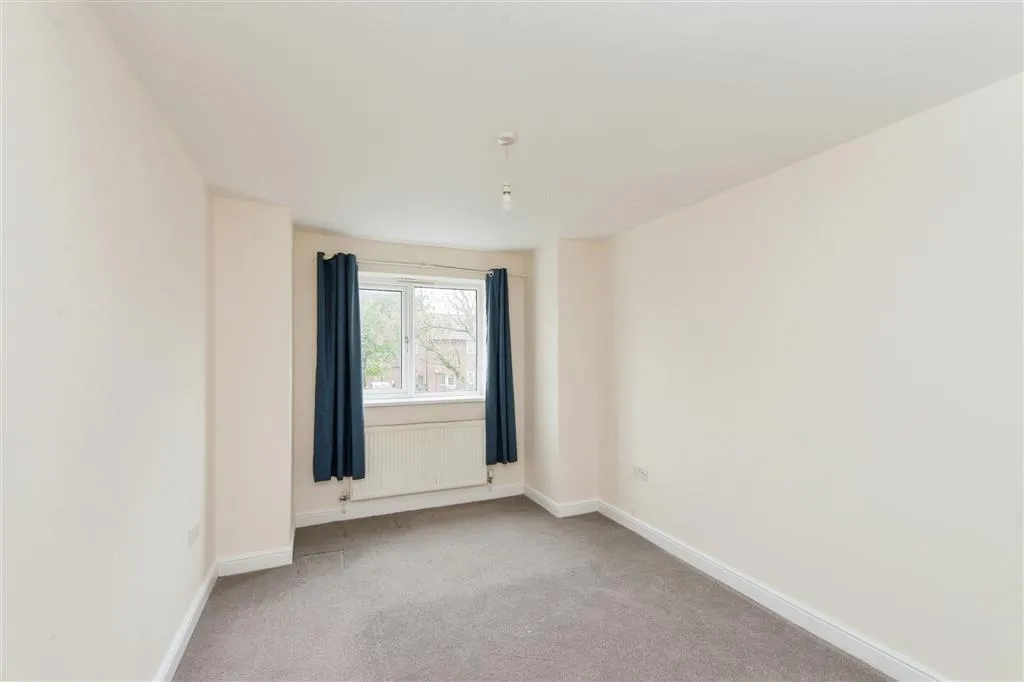 Elizabeth Drive, CASTLEFORD, photo 3