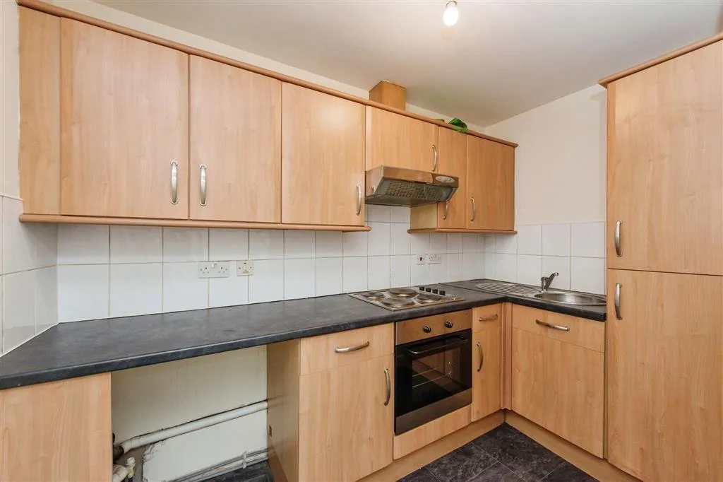 Elizabeth Drive, CASTLEFORD, photo 2