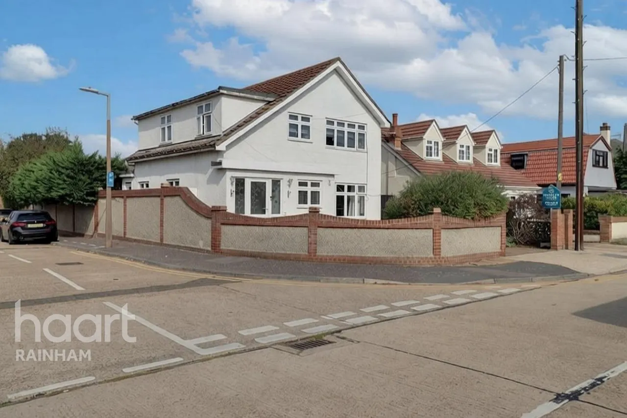 4 bed house for sale, Parsonage Road, Rainham, RM13