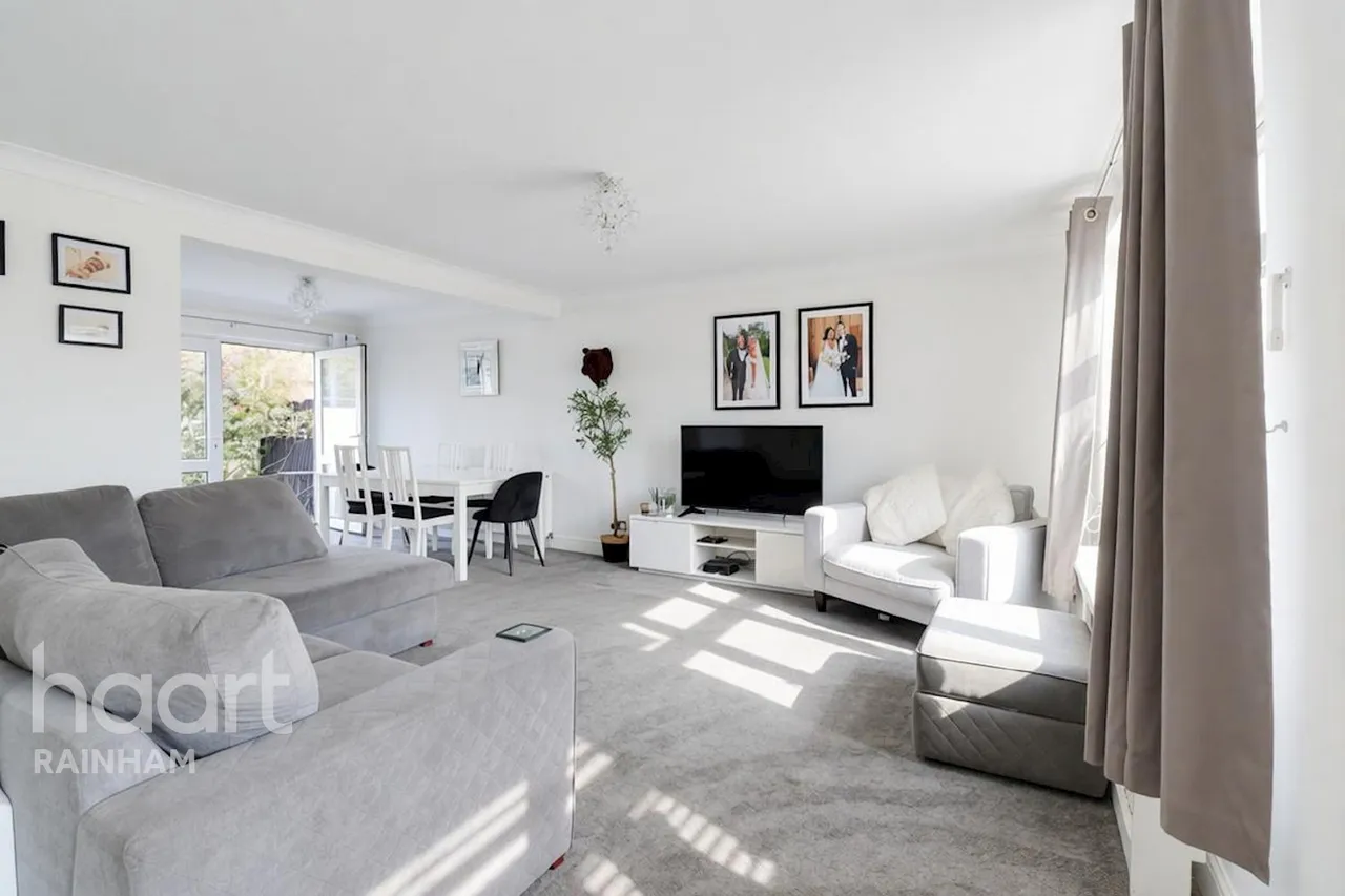 Parsonage Road, Rainham, RM13, photo 2