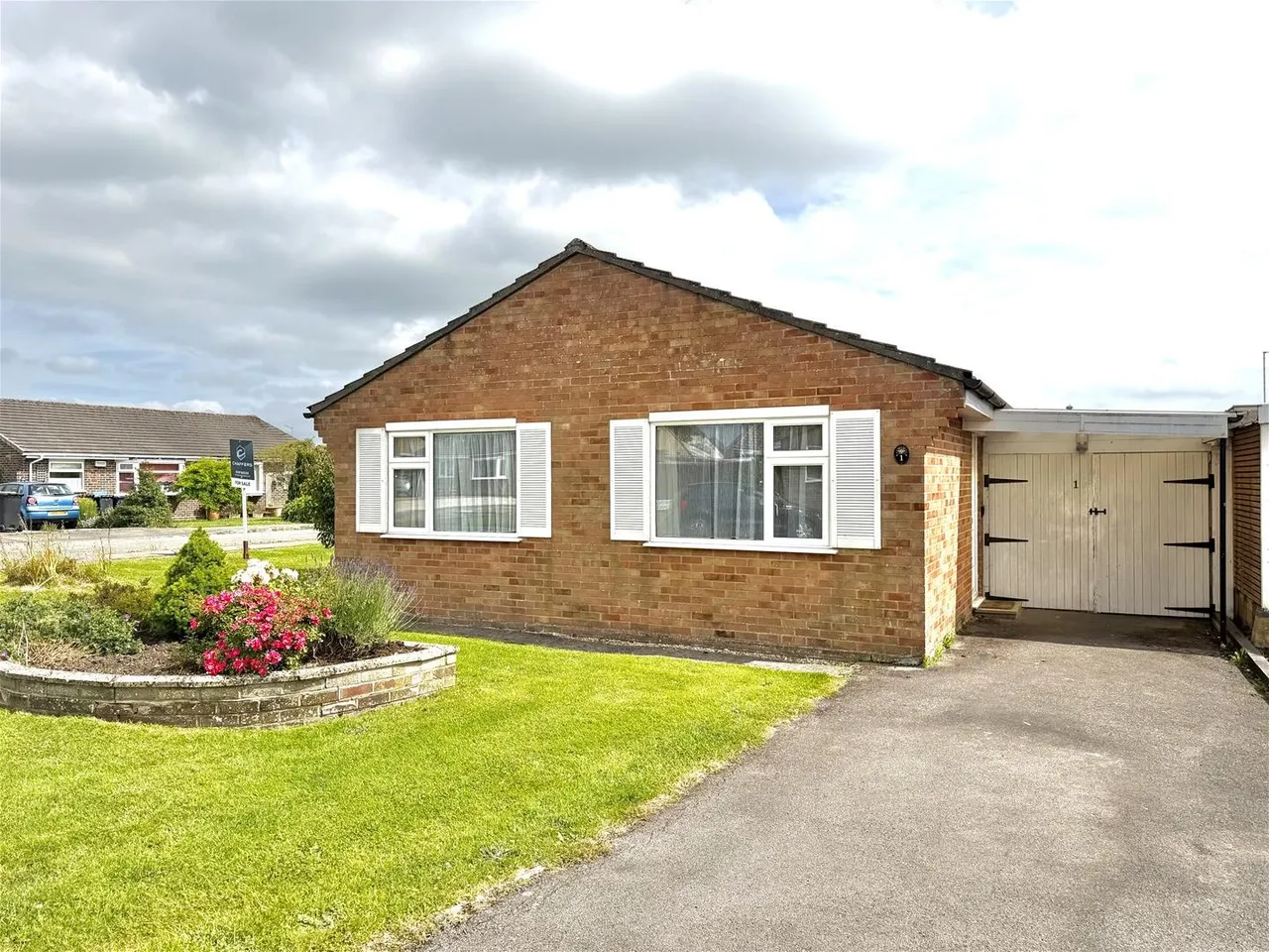 Avondale Gardens, Gillingham, Dorset SP8 4RW, photo 2