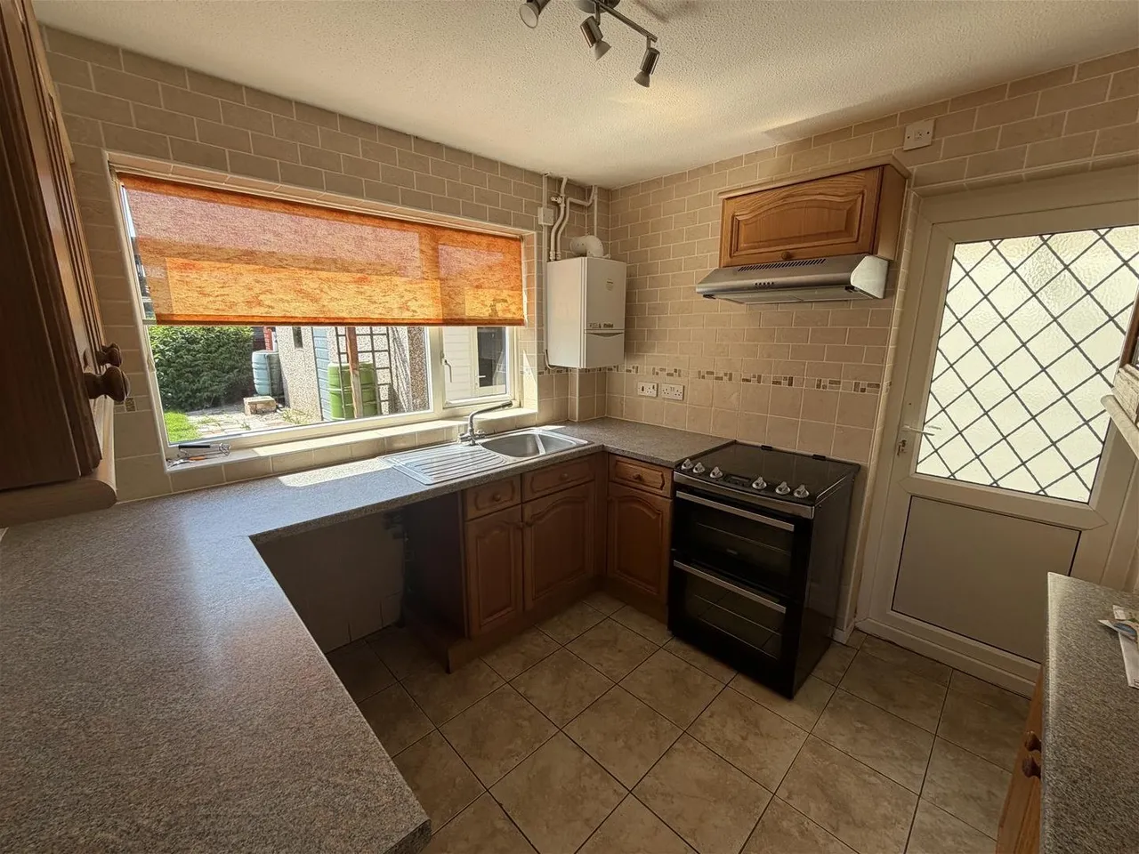 Avondale Gardens, Gillingham, Dorset SP8 4RW, photo 5