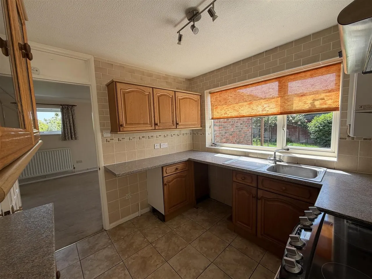Avondale Gardens, Gillingham, Dorset SP8 4RW, photo 4