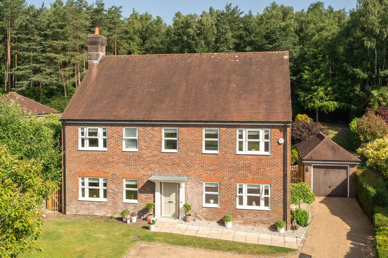 Hurst Park, Midhurst, GU29, photo 2
