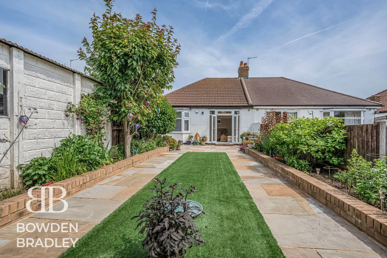 Kelston Road, Barkingside, IG6, photo 12