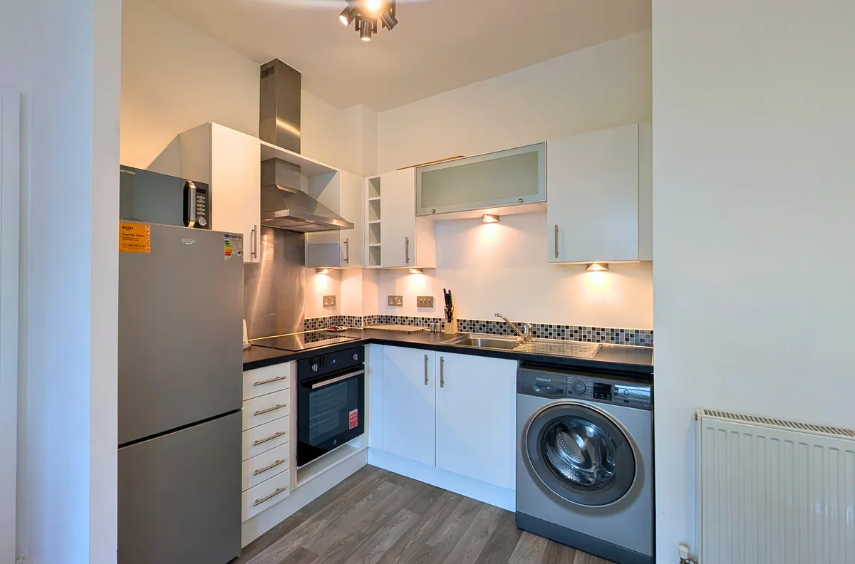 High Street, Wickford, SS12, photo 6