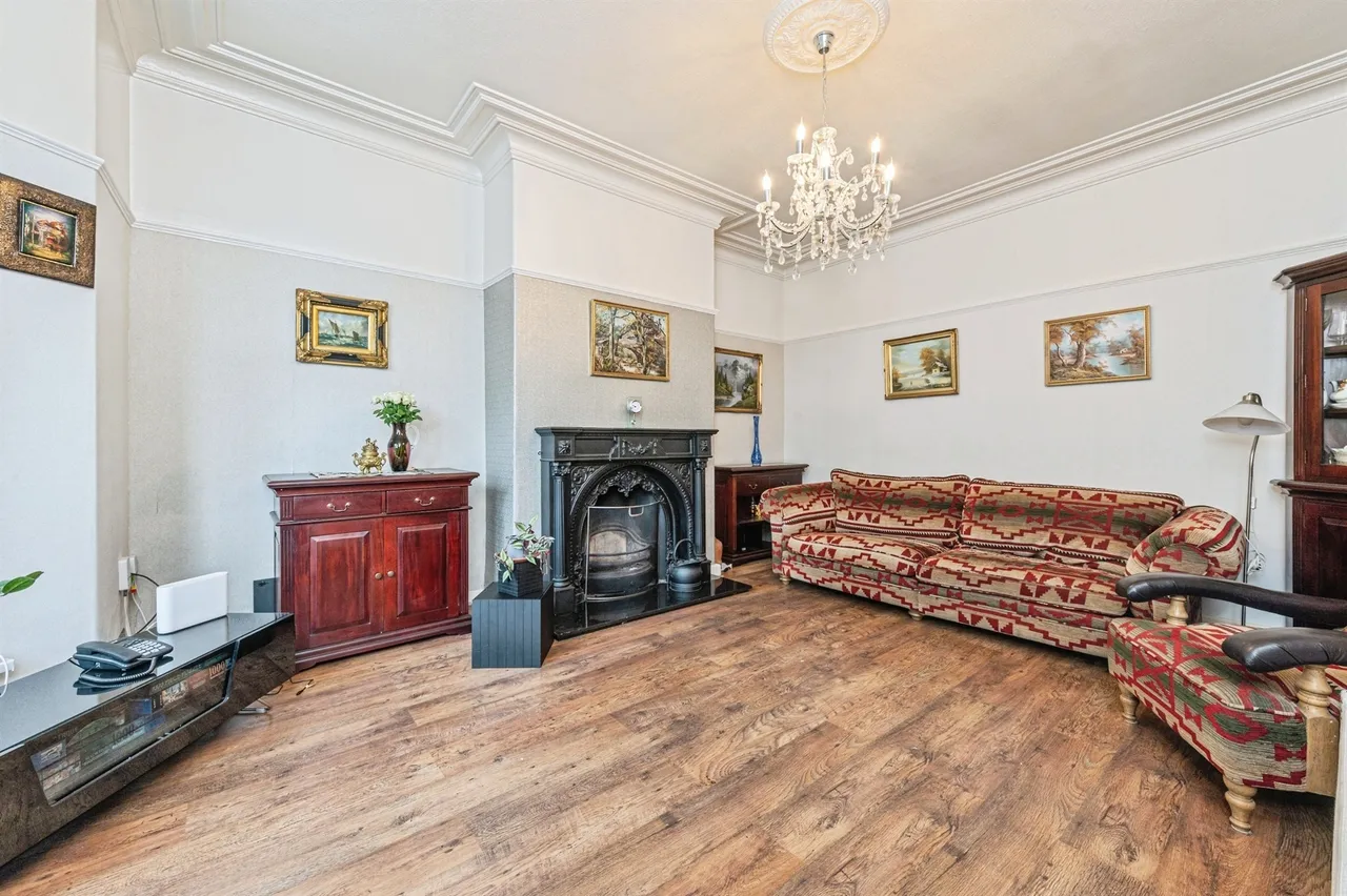 Whitcliffe Road, CLECKHEATON, photo 3