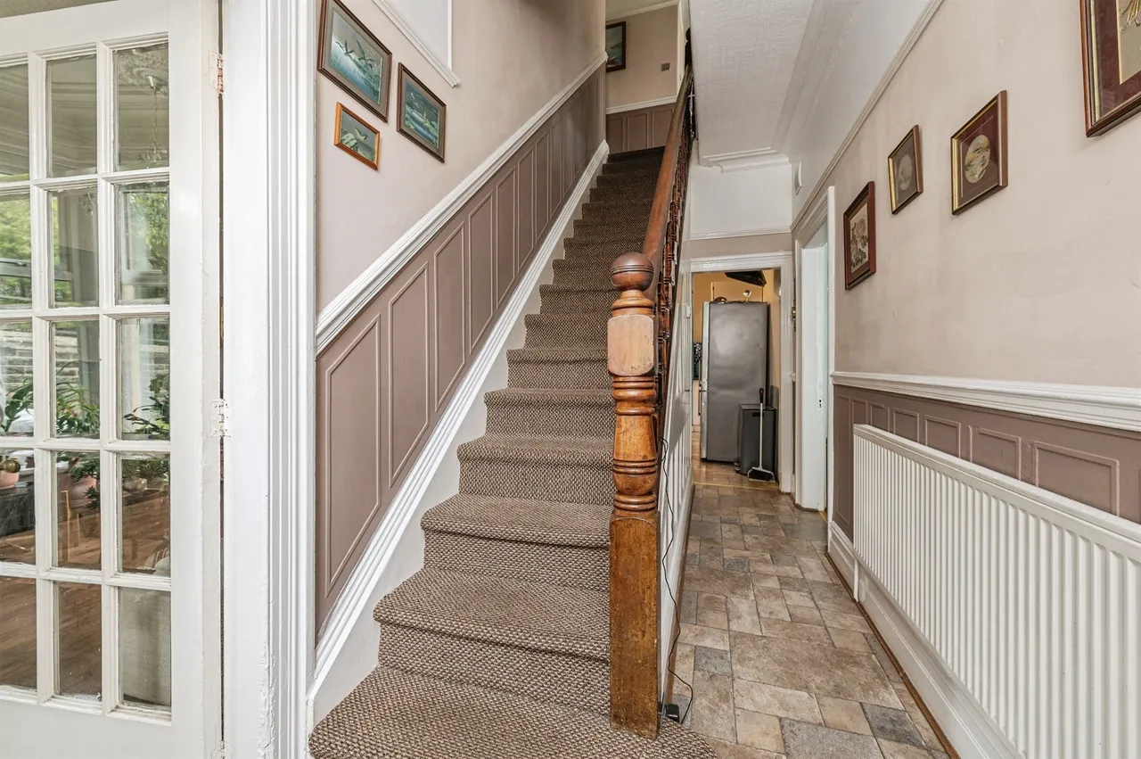 Whitcliffe Road, CLECKHEATON, photo 6