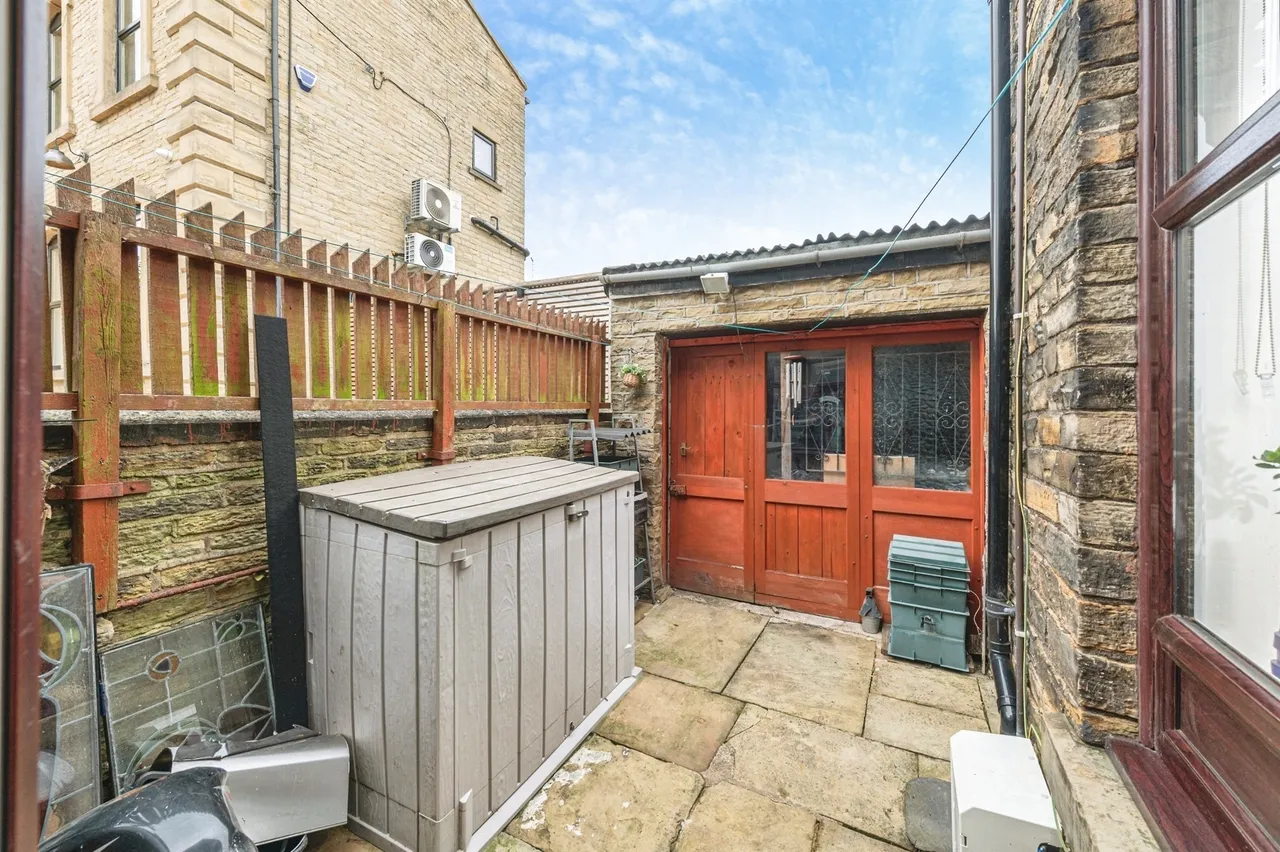 Whitcliffe Road, CLECKHEATON, photo 7