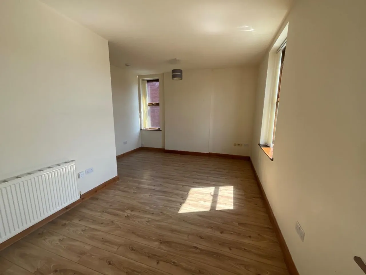 Flat 5, Thompson Cross, Stamford Street, Stalybridge, photo 3
