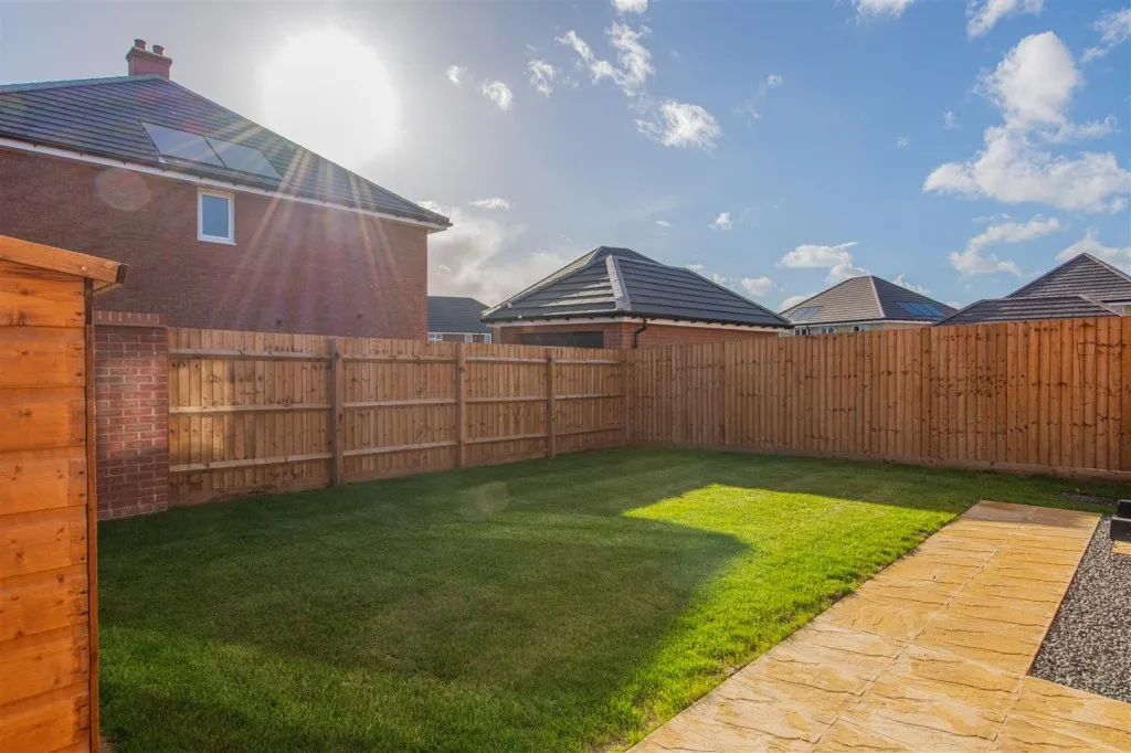 Litchfield Drive, Higham Ferrers, photo 19