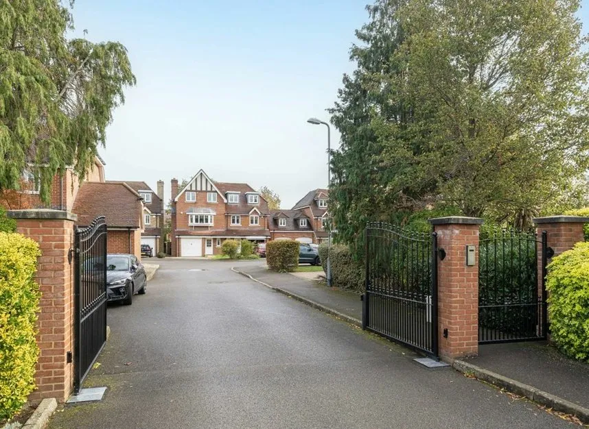 Heritage Close, Sunbury-On-Thames, TW16, photo 8